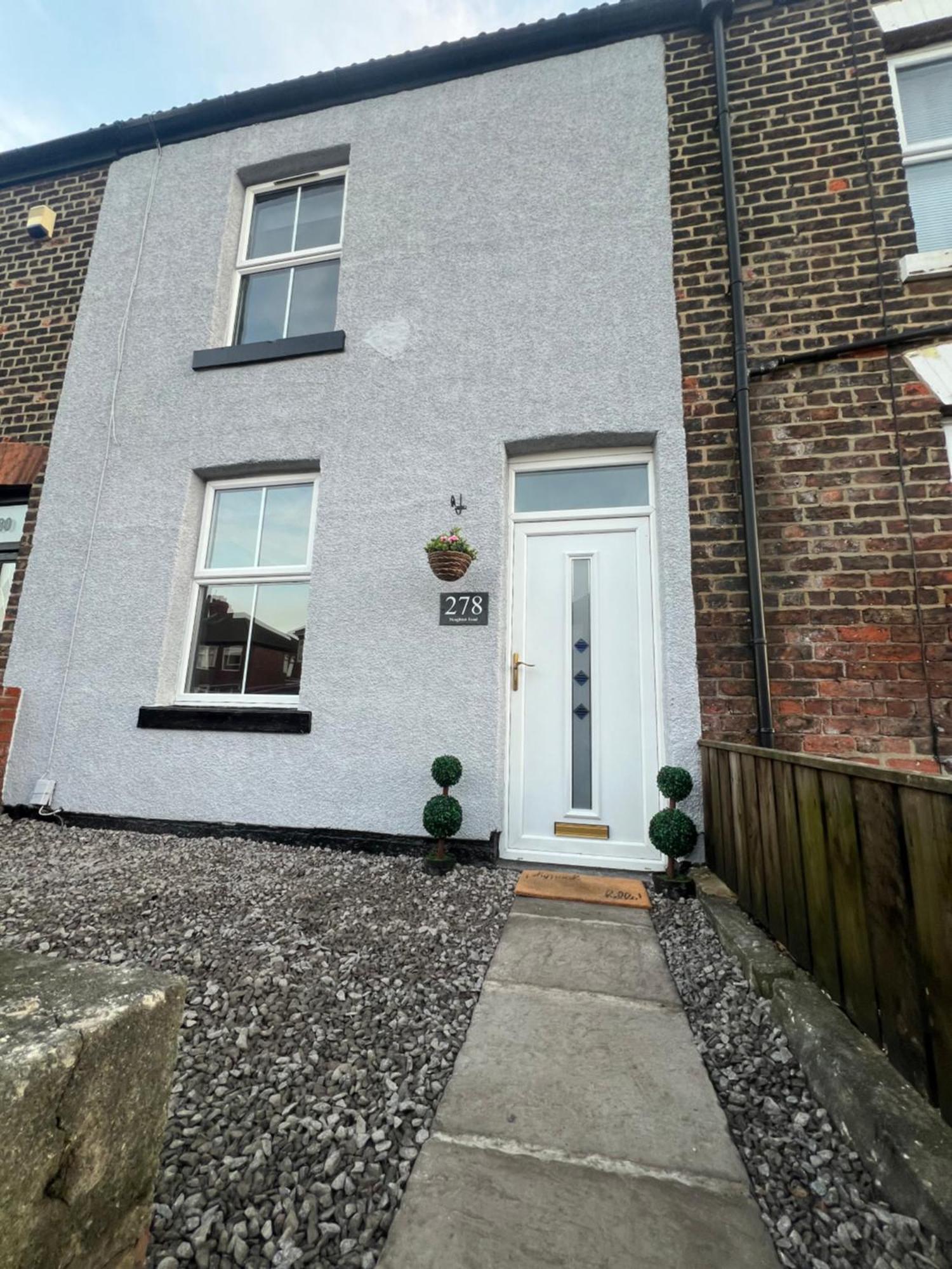Cosy Home Perfect For Families And Contractors With Free Parking 达灵顿 外观 照片